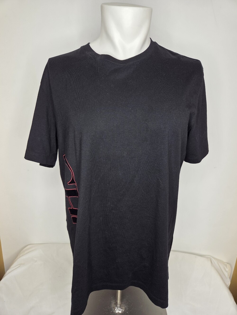 Carolina Herrera Ptp 22" Black Short-Sleeve Crewneck Tee Shirt Side Graphic